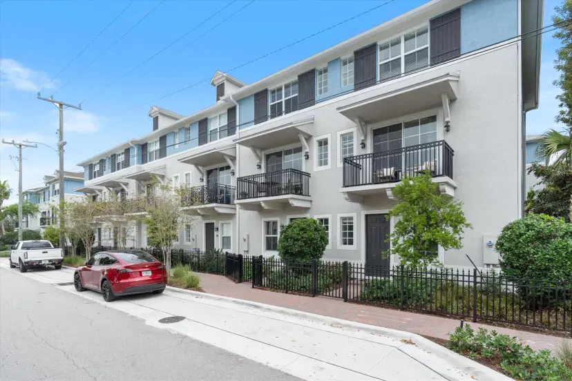 Picture of 47 NW 4Th Avenue 69, Delray Beach FL 33444