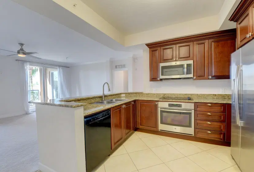 Picture of 1690 Renaissance Commons Boulevard 1419, Boynton Beach FL 33426