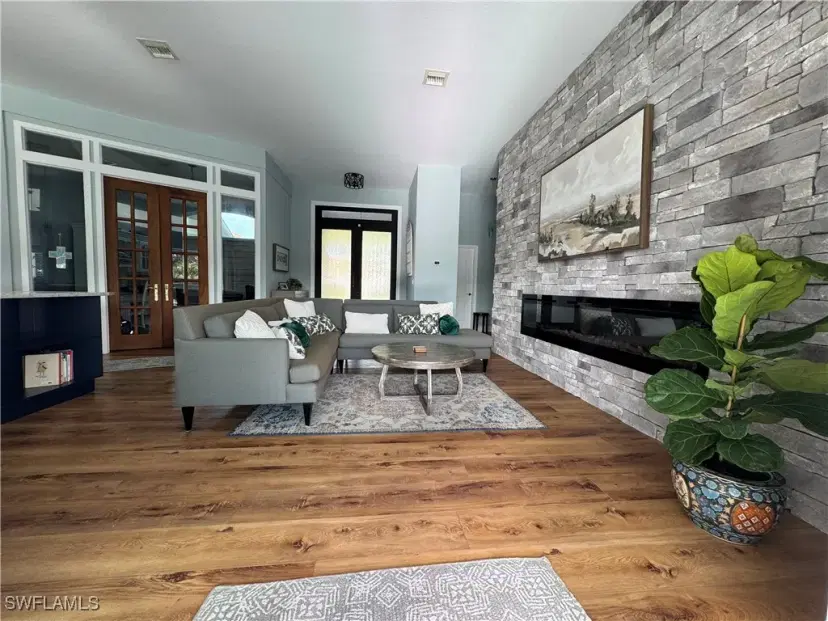 Picture of 11320 Bent Pine Dr, Fort Myers FL 33913