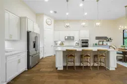 Picture of 19837 Beverly Park Rd, Estero, FL 33928