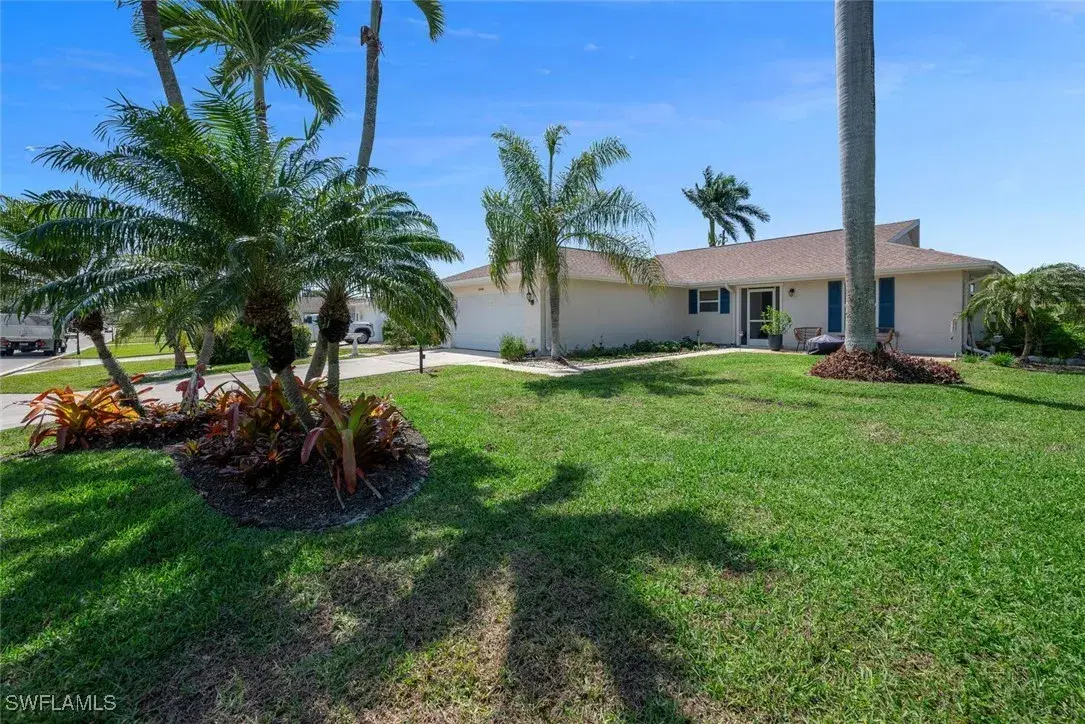 Picture of 4440 Beechwood Lake Dr, Naples, FL 34112