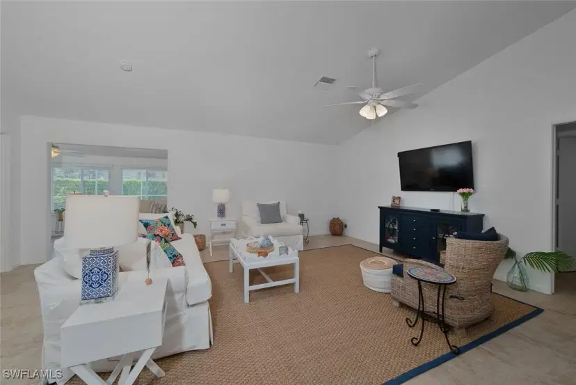 Picture of 4440 Beechwood Lake Dr, Naples FL 34112