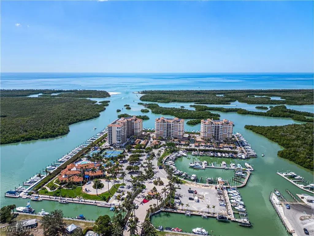 Picture of 435 Dockside Dr B702, Naples, FL 34110