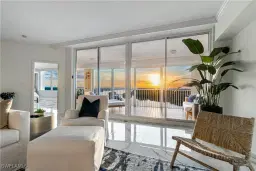 Picture of 435 Dockside Dr B702, Naples, FL 34110