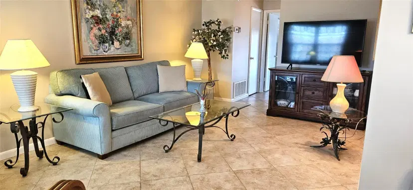 Picture of 108 Spring Lake CT 205, Vero Beach FL 32962