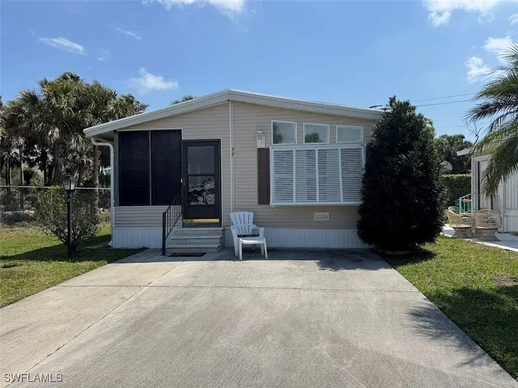 Picture of 37 Jasper Dr 37Jr, Naples, FL 34114