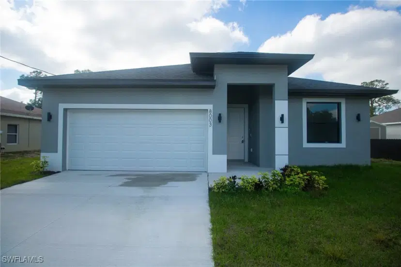 Picture of 8003 Sherwood Cir, Labelle FL 33935
