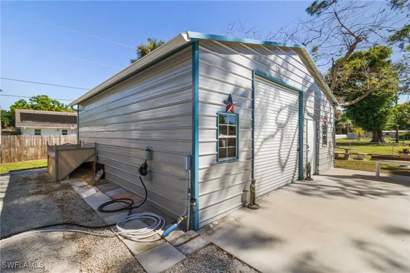 Picture of 1622 Piney Rd, North Fort Myers FL 33903