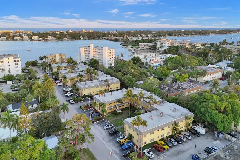 Picture of 200 Croton 202 Avenue 202, Lantana FL 33462