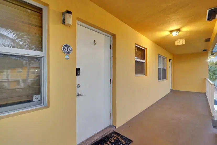 Picture of 200 Croton 202 Avenue 202, Lantana FL 33462