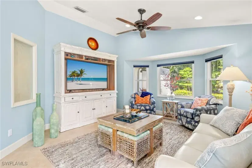 Picture of 12985 Beacon Cove Ln, Fort Myers FL 33919