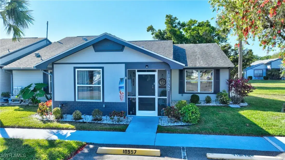 Picture of 10557 Putnam Ct, Lehigh Acres, FL 33936