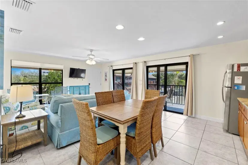 Picture of 1811 Olde Middle Gulf Dr 1, Sanibel FL 33957