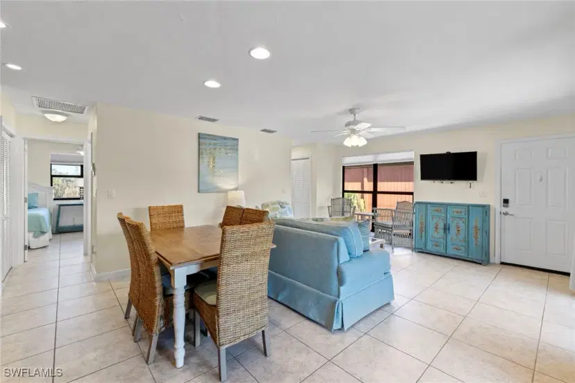 Picture of 1811 Olde Middle Gulf Dr 1, Sanibel FL 33957