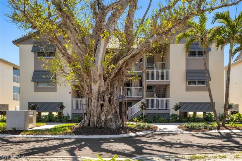 Picture of 2255 W Gulf Dr 112, Sanibel FL 33957
