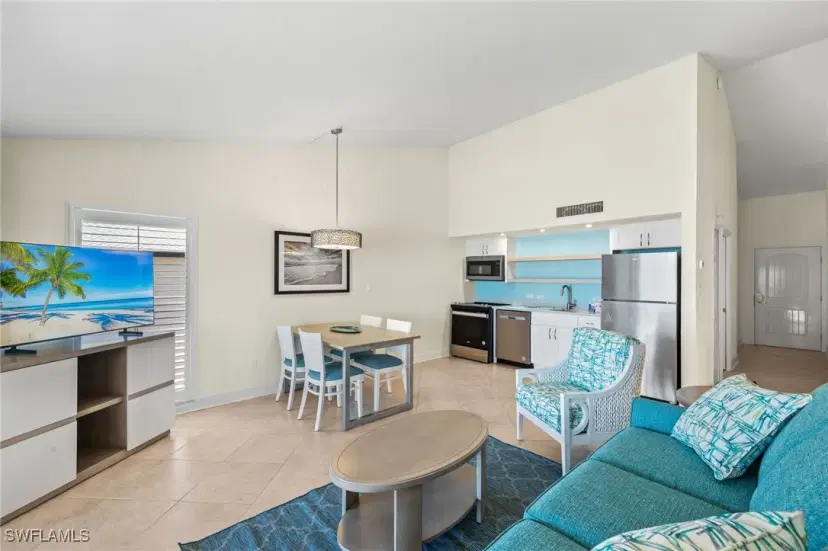 Picture of 2255 W Gulf Dr 112, Sanibel FL 33957