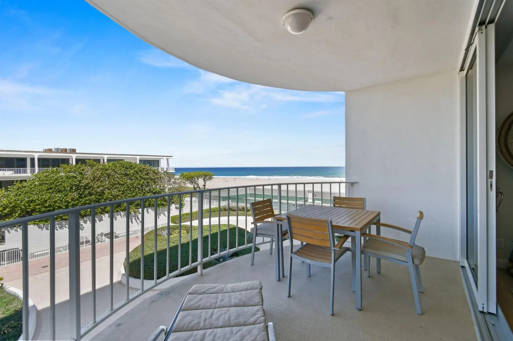 Picture of 2295 S Ocean Boulevard 424, Palm Beach, FL 33480