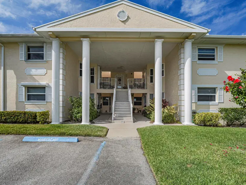 Picture of 209 Grove Isle Circle, Vero Beach FL 32962