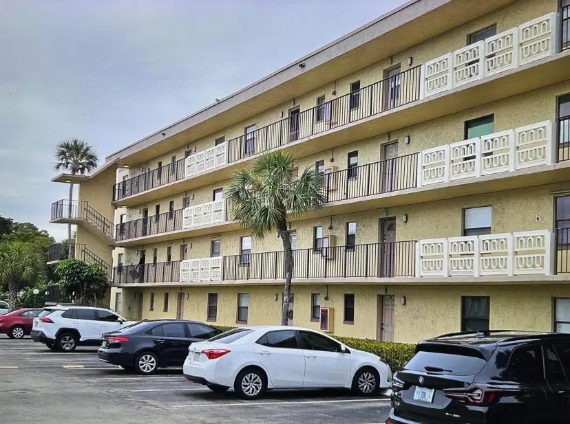 Picture of 9355 SW 8Th Street 425, Boca Raton FL 33428