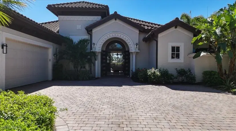 Picture of 8910 Shenendoah Cir, Naples FL 34113