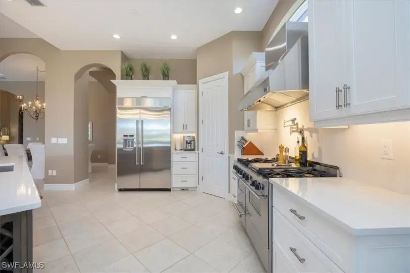Picture of 8910 Shenendoah Cir, Naples FL 34113