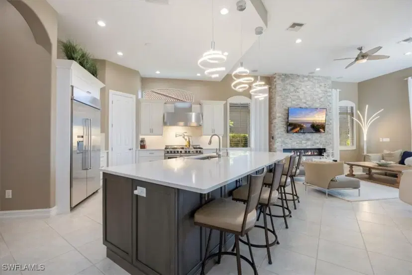 Picture of 8910 Shenendoah Cir, Naples FL 34113