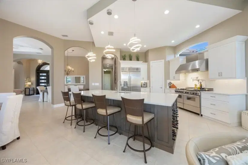 Picture of 8910 Shenendoah Cir, Naples FL 34113