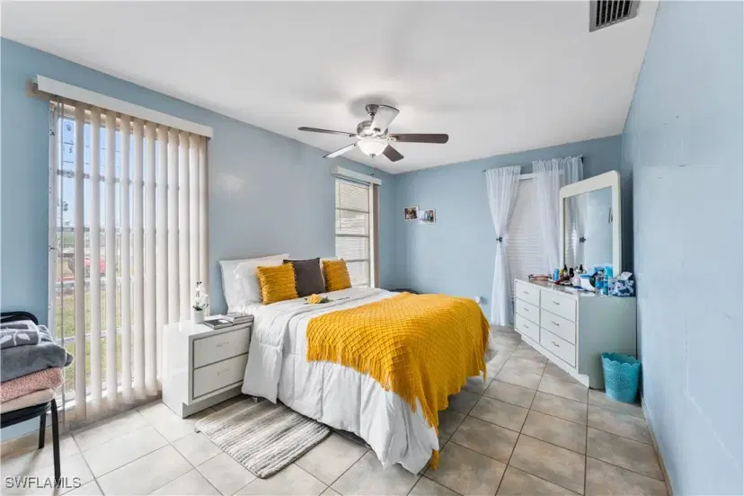Picture of 307 Rushmore Ave N, Lehigh Acres FL 33936
