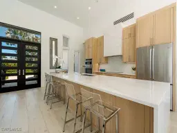 Picture of 2261 Trout Ct, Naples, FL 34102