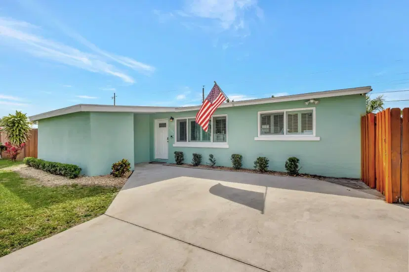 Picture of 4390 N Mary Circle, Palm Beach Gardens FL 33410
