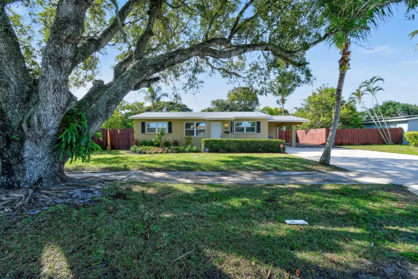 Picture of 836 Evergreen Drive, West Palm Beach FL 33403