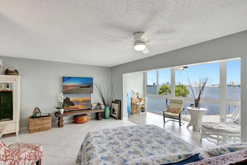 Picture of 2936 Lake Shore Drive 309, Riviera Beach FL 33404