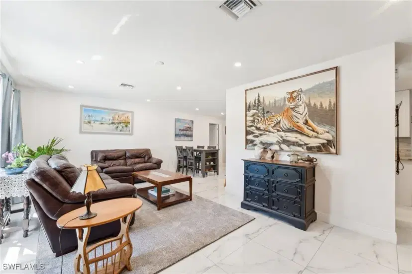 Picture of 401 SE 14Th Ter, Cape Coral FL 33990