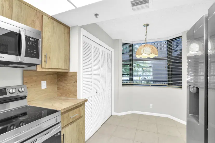 Picture of 6620 Boca De Mar Drive 105, Boca Raton FL 33433