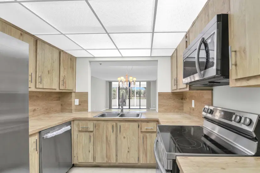 Picture of 6620 Boca De Mar Drive 105, Boca Raton FL 33433