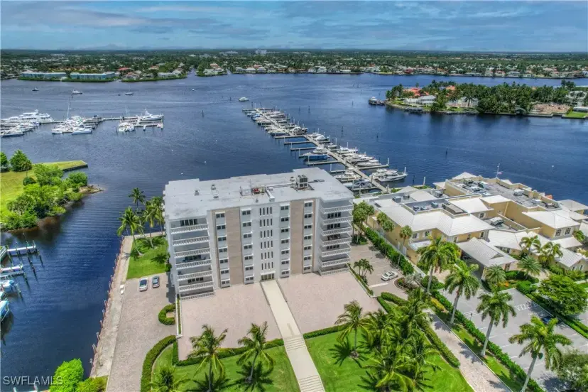 Picture of 1325 7Th St S 6A, Naples FL 34102