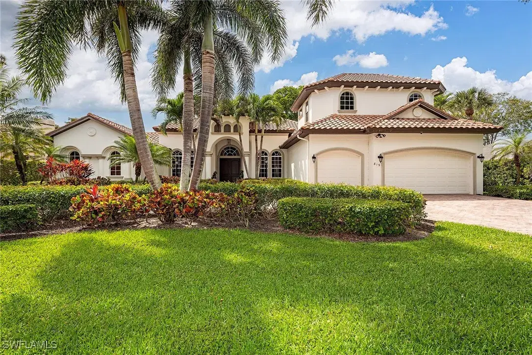 Picture of 819 Bentwood Dr, Naples, FL 34108