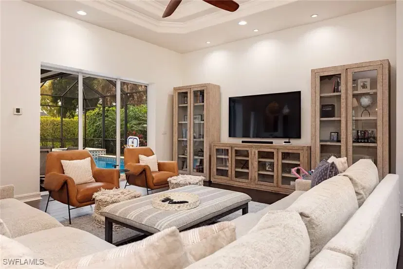 Picture of 819 Bentwood Dr, Naples FL 34108