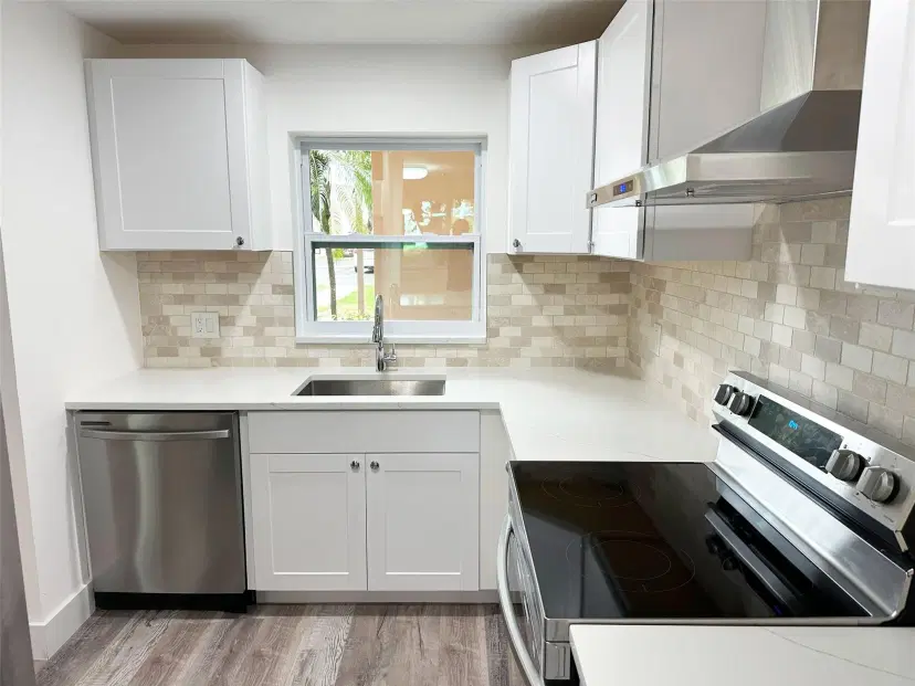 Picture of 9471 Evergreen Pl 105, Davie FL 33324