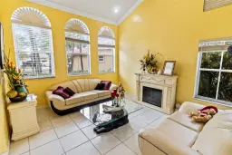 Picture of 14221 N Royal Cove Cir, Davie, FL 33325