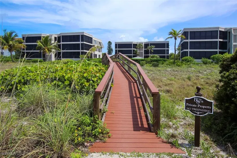 Picture of 2611 W Gulf Dr B101, Sanibel FL 33957