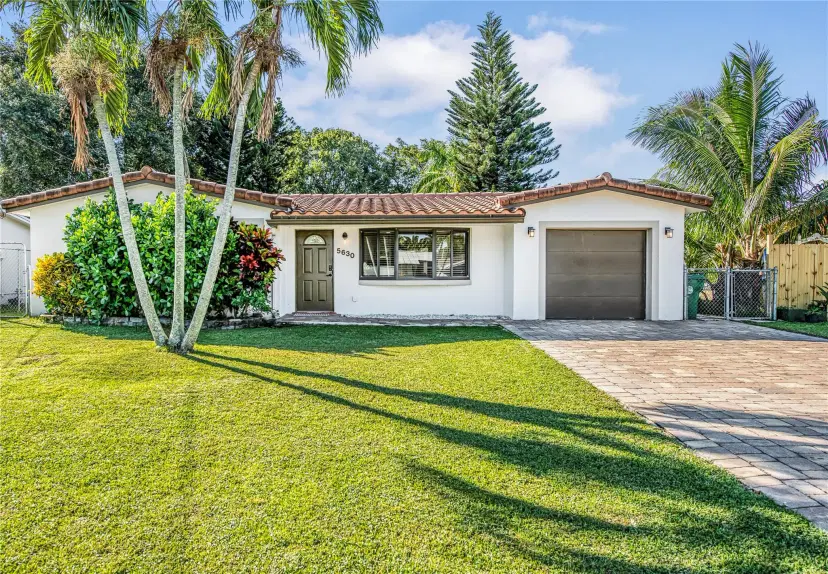 Picture of 5630 SW 54Th Ct, Davie FL 33314