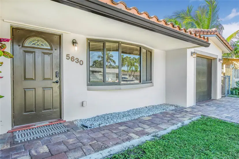 Picture of 5630 SW 54Th Ct, Davie FL 33314