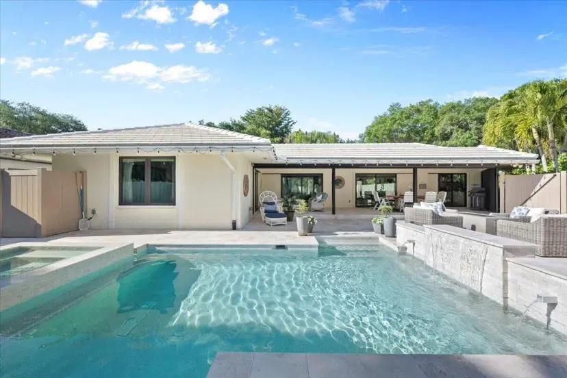 Picture of 17 Glengary Road, Palm Beach Gardens FL 33418