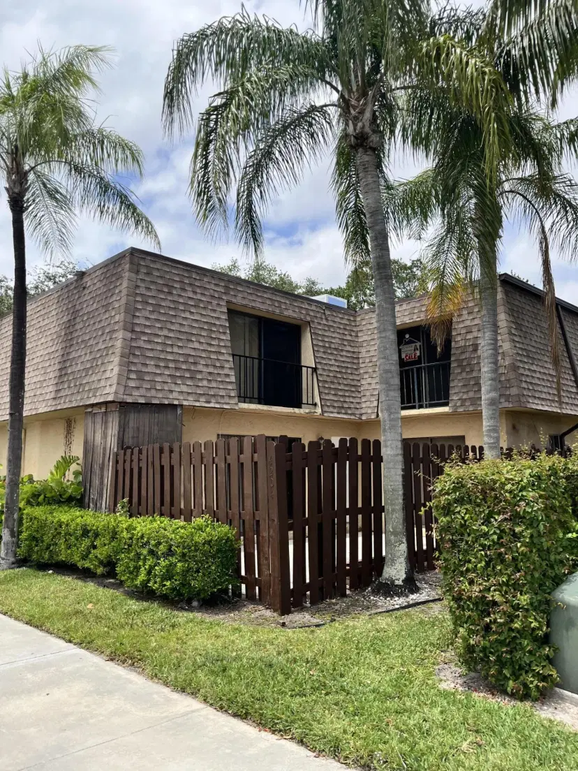 Picture of 4204 Waterview Circle, Palm Springs FL 33461