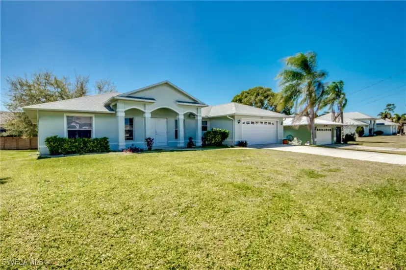 Picture of 918 SW 21St Ln, Cape Coral FL 33991
