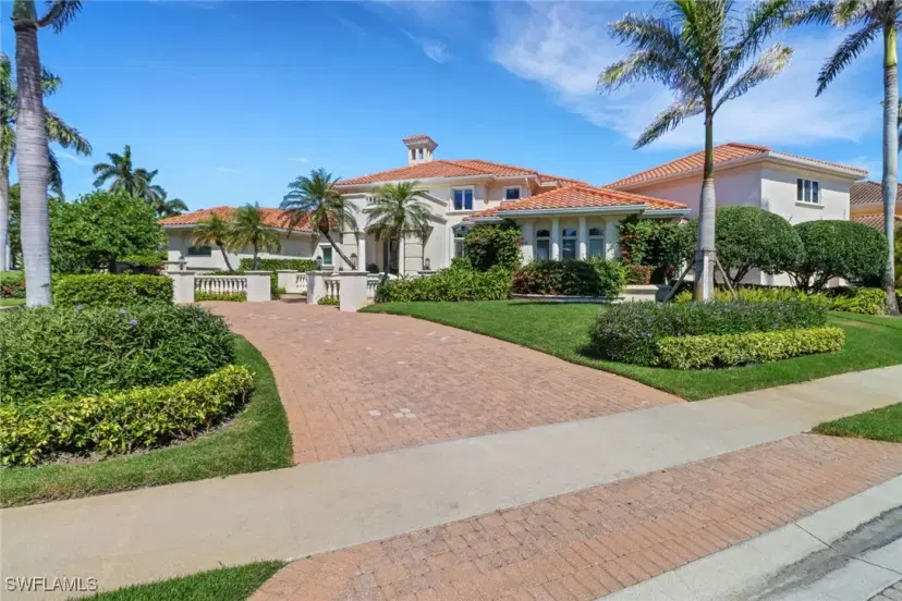 Picture of 355 Sedgwick Ct, Naples FL 34108