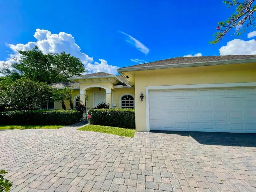 Picture of 376 Forest Hill Boulevard, West Palm Beach FL 33405