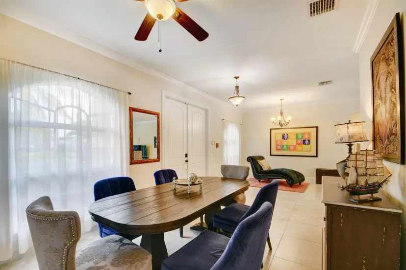 Picture of 376 Forest Hill Boulevard, West Palm Beach FL 33405