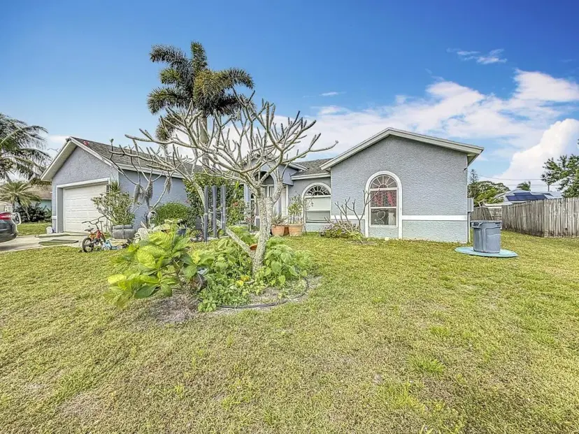 Picture of 441 SE Starflower Avenue, Port St Lucie FL 34983